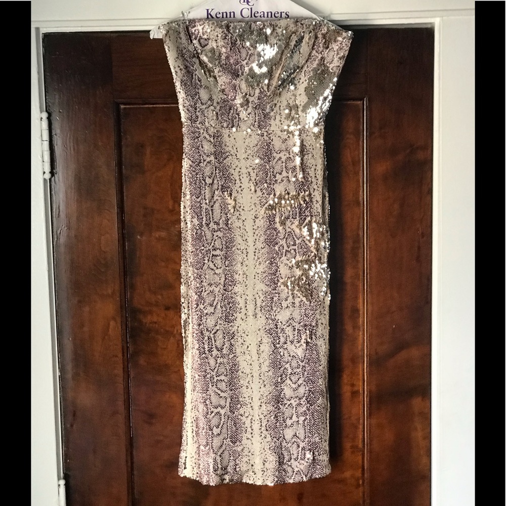 DRESS THE POPULATION - Picture 3 of 5